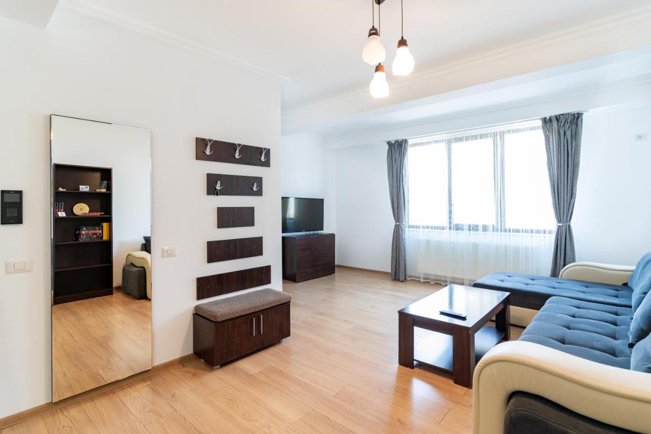 Luca Solid Apartment Mamaia